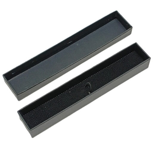 Karton pennen doosje