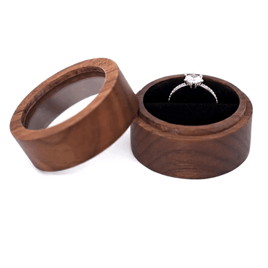 Houten ringendoosje met venster